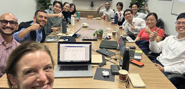 Dr-Lawrence-facilitates-post-grad-session-April-2026.jpg